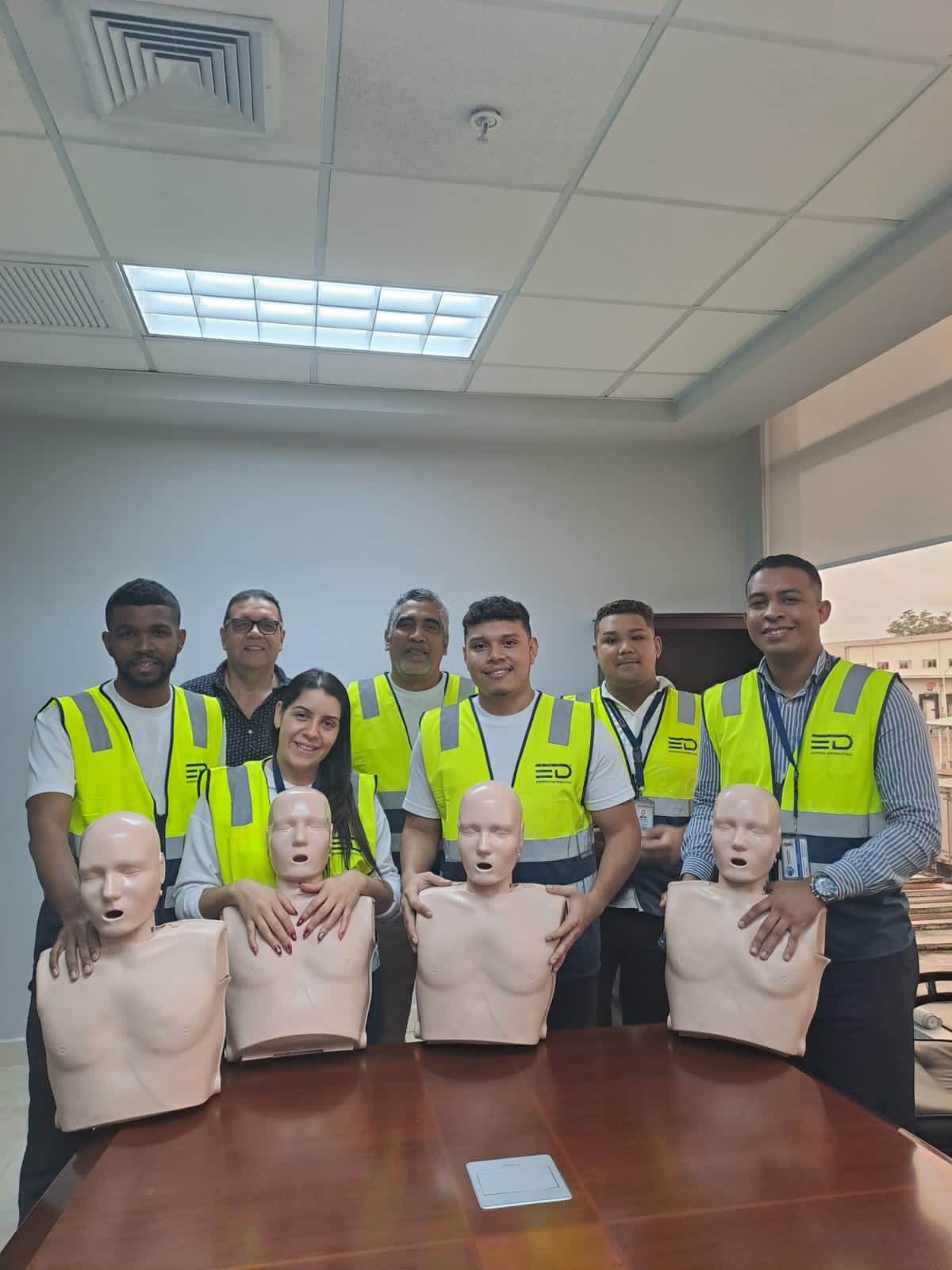 Curso Primeros Auxilios y Manejo de Extintores, empresa Express Distributor en Parque Sur, Tocumen Panamá.