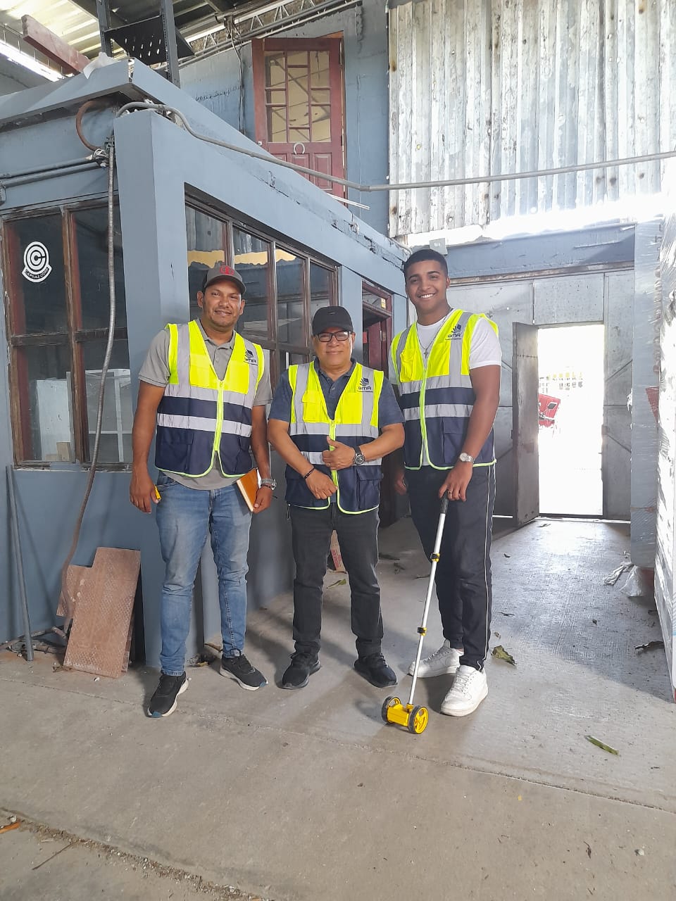 Diagnóstico para trabajo de instalación y acondicionamiento de sistemas de seguridad extintores y sistema de agua, Taller Publictario en Parque Lefevre.